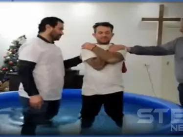 بالفيديو|| مع نهاية 2020.. اعتناق شاب مسلم من إدلب المسيحية يثير ضجة على التواصل الاجتماعي - وكالة ستيب نيوز