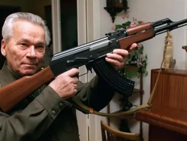 بندقية الـ "كلاشينكوف".. السلاح الروسي الأكثر شهرةً على الإطلاق - وكالة ستيب نيوز