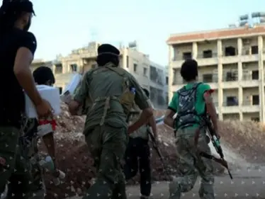 بالفيديو|| اقتتال بمدينة الباب يُخلّف جرحى.. واغتيال مدير جمعية إنسانية شرق حلب - وكالة ستيب نيوز