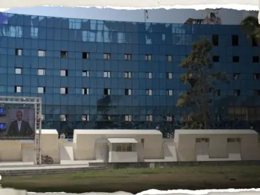 شاهد|| جملة على الهواء تورط التلفزيون السوري وتتسبب بإيقاف أحد برامجه.. وتحرك عاجل للسلطات - وكالة ستيب نيوز