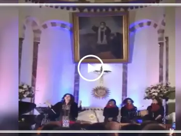بالفيديو.. فنانة لُبنانيّة تُنشد "طَلَعَ البدر علينا" داخل إحدى كنائس بيروت - وكالة ستيب نيوز