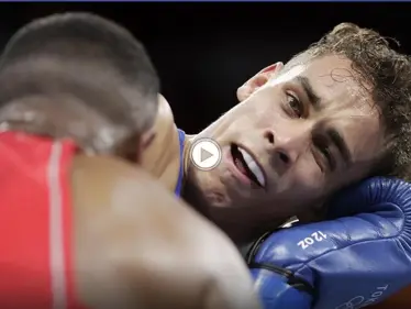 شاهد: أولمبياد طوكيو تشهد حدثاً غريباً بين الملاكم المغربي ومنافسه النيوزيلندي أثارت مواقع التواصل - وكالة ستيب نيوز