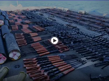 البحرية الأمريكية تضبط شحنة أسلحة ضخمة مجهولة الوجهة والمصدر في بحر العرب (فيديو وصور) - وكالة ستيب نيوز