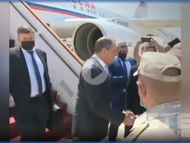 بالفيديو|| لقطات تظهر سيرغي لافروف يهين مسؤولاً في النظام السوري كان باستقباله - وكالة ستيب نيوز