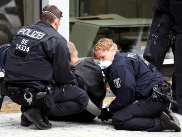 بالفيديو|| قتلى وجرحى بعملية طعن في مدينة فورتسبورغ وسط ألمانيا - وكالة ستيب نيوز