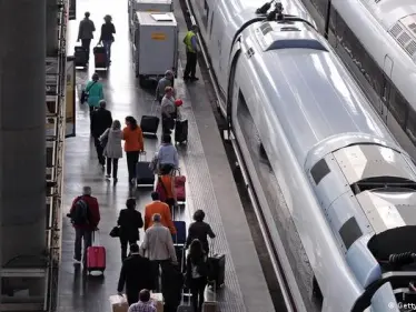 هجوم بإحدى قطارات مقاطعة بافاريا الألمانية يوقع جرحى والشرطة تعلّق على فرضية "الهجوم الإرهابي" - وكالة ستيب نيوز