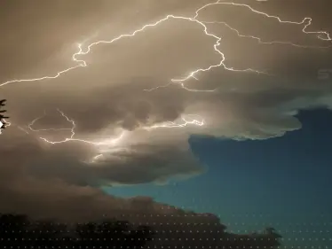 ولاية إزمير التركية تسجل أكثر من ألفي صاعقة رعدية.. وفيديوهات توثق لحظات "مرعبة" - وكالة ستيب نيوز