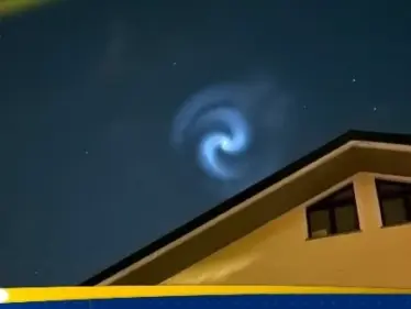 بالفيديو|| ظهور "دوامة زرقاء" بسماء عدة دول تثير حالة رعب - وكالة ستيب نيوز