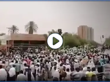 بالفيديو || الاحتجاجات تعود إلى السودان وتطالب بإسقاط 