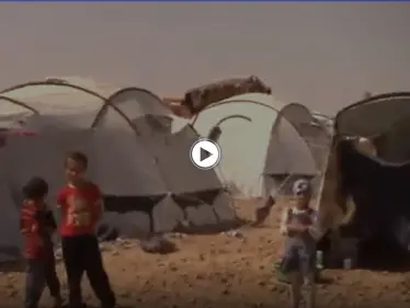 رصد معاناة العوائل التي تبقت في مخيم الركبان بالبادية السورية على الحدود السورية الأردنية - وكالة ستيب نيوز