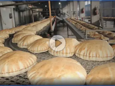 بالفيديو|| "ربطتين كل يومين وليس ربطة كل يوم".. النظام السوري يعدّل آلية توزيع الخبز للعائلات - وكالة ستيب نيوز