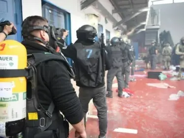 الإعلام الإسرائيلي يرجّح استمرار المواجهات بالسجون وحركة فتح تصفها بالحملة "غير المسبوقة" - وكالة ستيب نيوز