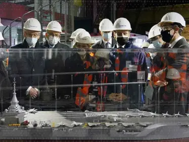 ماكرون يقر بناء حاملة طائرات نووية جديدة لتعزيز القوة البحرية الفرنسية - وكالة ستيب نيوز