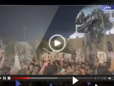 بالفيديو|| أردنيون يحاولون اقتحام سفارة إسرائيل بعمان ويرفعون الأحذية بوجه بايدن - وكالة ستيب نيوز