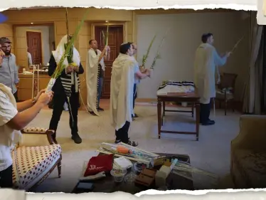 بالفيديو|| وزير إسرائيلي يؤدي طقوس تلمودية في السعودية - وكالة ستيب نيوز