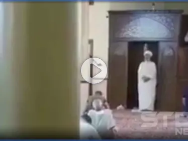 بالفيديو || في أغرب صلاة جمعة خطيبان يلقيان خطبة الجمعة معاً في مسجد واحد - وكالة ستيب نيوز