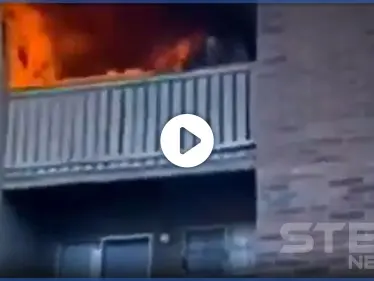 بالفيديو|| أم شجاعة تنقذ طفليها من لهيب الحريق وتموت حرقاً - وكالة ستيب نيوز