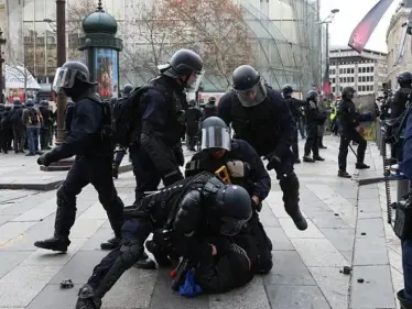 وزير الداخلية الفرنسي يكشف معلومات حول منفذ هجوم نانت - وكالة ستيب نيوز