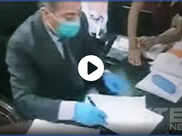 بالفيديو || عراقيون يزحفون إلى صحة ذي قار ويجبرون مديرها على الاستقالة - وكالة ستيب نيوز