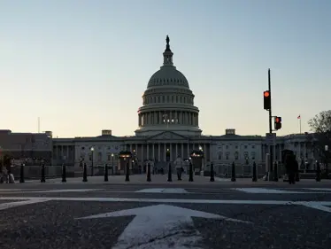 مجلس الشيوخ يقرّ اتفاقاً يجنّب الولايات المتحدة الأمريكية الوقوع بكارثة - وكالة ستيب نيوز