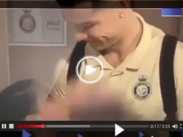 مقطع فيديو لـ رونالدو والطفلة الكفيفة يثير تفاعلاً على التواصل الاجتماعي.. ماذا أعطاها! - وكالة ستيب نيوز