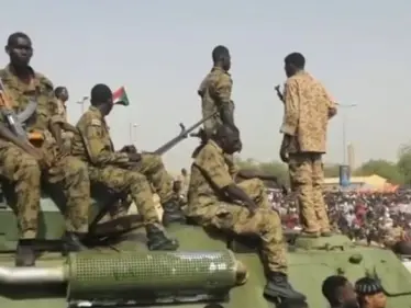 آلاف السودانيين يزحفون باتجاه الخرطوم والجيش يطلق النار موقعاً إصابات - وكالة ستيب نيوز