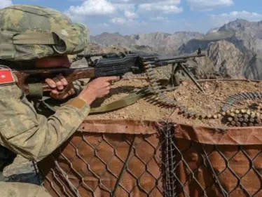 بينهم قيادي.. وزارة الدفاع التركية تعلن مقتل 25 عنصراً من العمال الكردستاني في غارة جوية شمالي العراق - وكالة ستيب نيوز