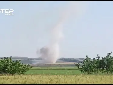 حرائق في المحاصيل الزراعية جراء قصف جوي روسي استهدف أطراف مدينتي خان شيخون وحيش جنوبي إدلب - وكالة ستيب نيوز