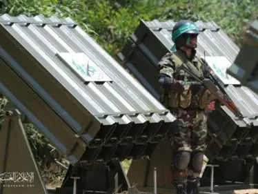 القسام تستهدف بارجة إسرائيلية بالبحر وتعلن البدء بالرد الكبير وإسرائيل تكشف عن خسائرها - وكالة ستيب نيوز