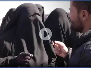 بالفيديو || نساء "داعش" في مخيم الهول يهددن بعودة التنظيم وفرنسيات يضربن عن الطعام - وكالة ستيب نيوز