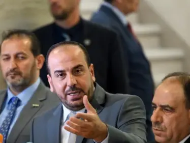 قسم بفعل 4 أمور.. رئيس الائتلاف السوري المعارض يوجّه رسالة لسوريين في مدينة اسطنبول التركية - وكالة ستيب نيوز