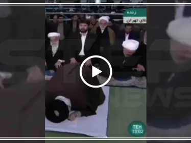 بالفيديو|| روحاني يغادر خطبة الجمعة "المصيرية" قبل أن ينهي خامنئي صلاته! - وكالة ستيب نيوز