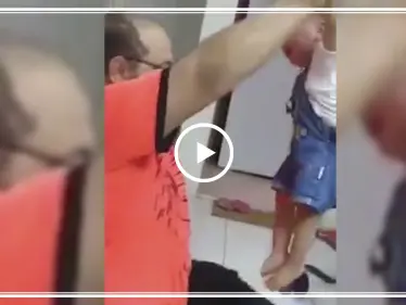 أب عربي يضرب طفلته بشكل عنيف.. وردود أفعال غاضبة على مواقع التواصل (فيديو) - وكالة ستيب نيوز