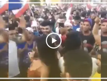 شاهد بالفيديو | راقصة تشعل مظاهرات لبنان - وكالة ستيب نيوز
