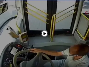 بالفيديو|| اشتعال النيران بحافلة في تركيا وإنقاذ 45 راكباً منها وفيديو يوثق لحظات مرعبة - وكالة ستيب نيوز