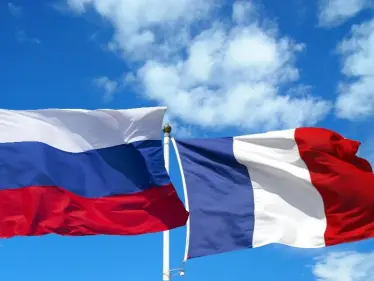 بعد تصريح لماكرون عن نوع جديد من الحرب العالمية.. وزير خارجيته يندد باستخدام روسيا لقاحه كـ"دبلوماسية عدائية" - وكالة ستيب نيوز