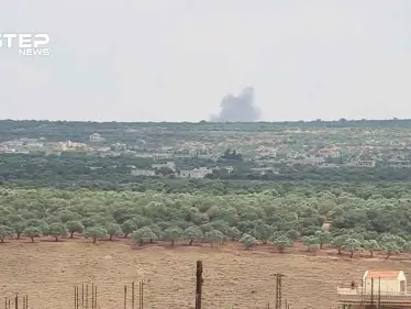 مشاهد من القصف الروسي على الاتوتستراد الدولي شمال مدينة خان شيخون جنوب إدلب - وكالة ستيب نيوز