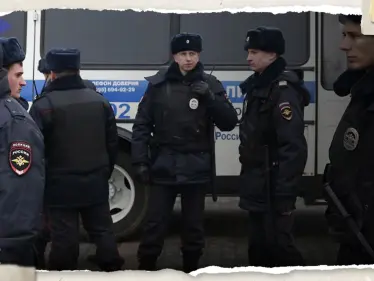 شاهد|| الشرطة الروسية تعثر على شاحنة مغلقة قرب مكتب "فاغنر" وتكشف ماذا وجدت فيها - وكالة ستيب نيوز