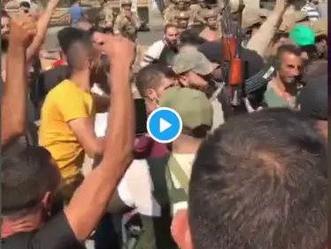 بالفيديو|| "لبيك يا حسين" عناصر من حزب الله مدججين بالسلاح يتعاركون مع الجيش اللبناني.. وقذيفة صاروخية تطلق على عناصر الأخير - وكالة ستيب نيوز