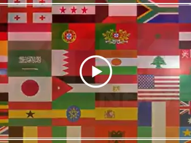 علم الثورة السورية يثير اعتراض بعثة نظام الأسد لمهرجان القاهرة المسرحي.. وإدارة الأخير تعتذر!(فيديو) - وكالة ستيب نيوز