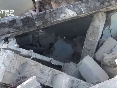 آثار الدمار جراء الغارات الروسية التي استهدفت قرية قليدين في سهل الغاب بريف حماة الغربي - وكالة ستيب نيوز