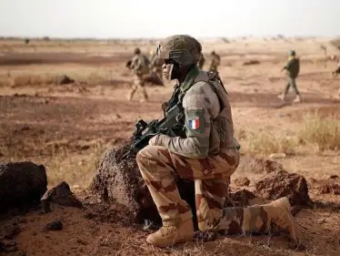 حكومة مالي تتهم فرنسا بتدريب جماعات مرتبطة بـ "القاعدة" في البلاد - وكالة ستيب نيوز