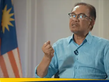 "يا إلهي".. رئيس الوزراء الماليزي ينفجر غضباً من لاعبي مانشستر يونايتد - وكالة ستيب نيوز