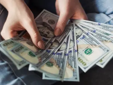 سعر الصرف يحلّق من جديد ويسجّل رقماً قياسياً.. الدولار في لبنان يلامس العشرين ألفاً - وكالة ستيب نيوز