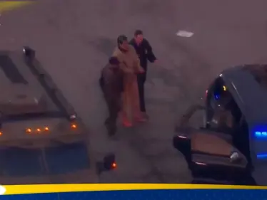 بالفيديو|| نقل مادورو "مكبلا" إلى محكمة في نيويورك للمثول أمامها - وكالة ستيب نيوز