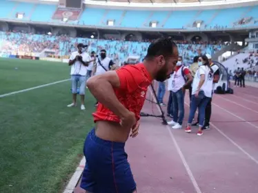 الأهلي المصري يغادر ملعب الترجي التونسي بعد تسجيل حالات اختناق بين اللاعبين - وكالة ستيب نيوز