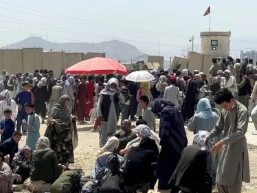 مقاطع توثّق الوضع الكارثي في مطار كابل.. أفواج تتدافع للخروج وغير قادة على ذلك - وكالة ستيب نيوز