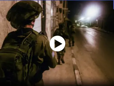 بالفيديو|| القوات الإسرائيلية تعتدي على فتاة فلسطينية وتعتقلها.. وشاب يقوم بتحطيم مركبة تابعة لهم - وكالة ستيب نيوز