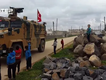 شاهد الدورية التركية التي خرجت من نقطة الصرمان باتجاه نقطة مورك بريف حماة - وكالة ستيب نيوز