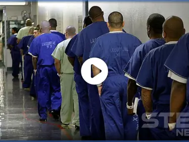 يعرض لأول مرة.. فيديو يوثق قيام مساجين أمريكيين بتبادل فيروس كورونا فيما بينهم - وكالة ستيب نيوز